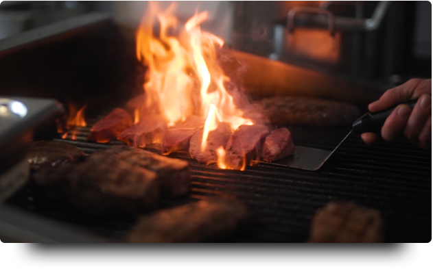 Volante Eventhalle brennendes Fleisch in der Küche